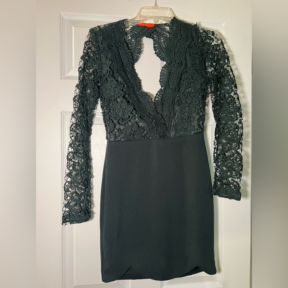 Elegant Deep Emerald Lace Dress